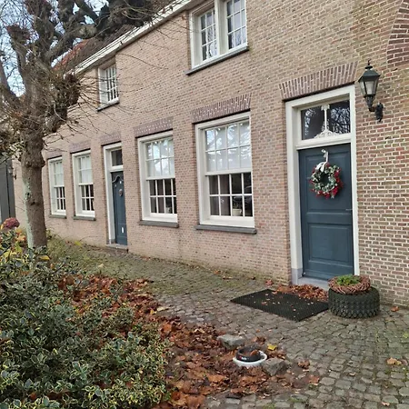 Pauwenhof * Klaaswaal