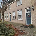Pauwenhof * Klaaswaal